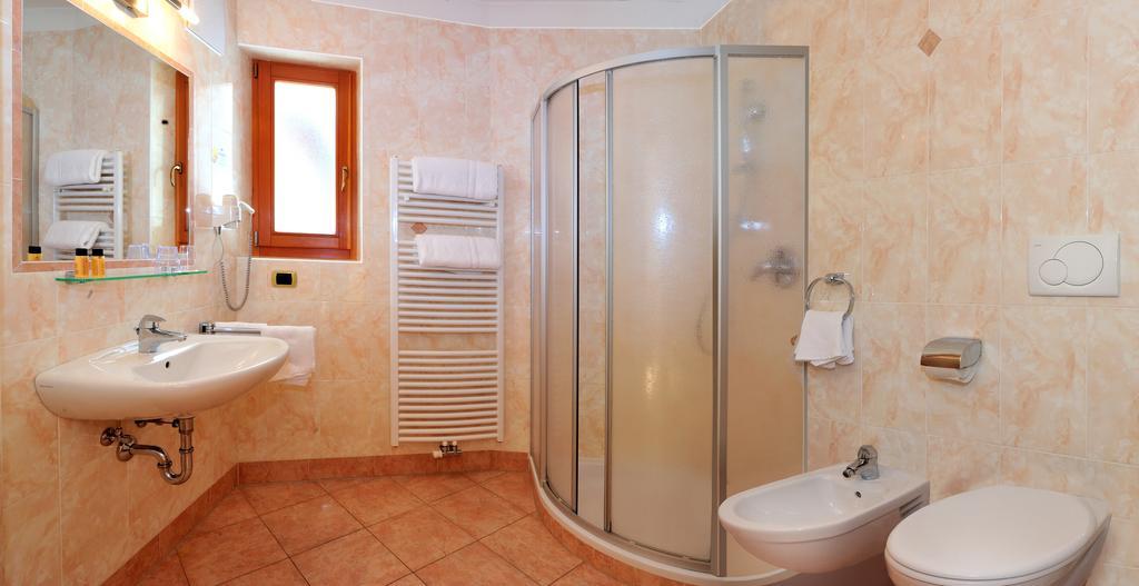 Hotel Hochrain Rasa エクステリア 写真