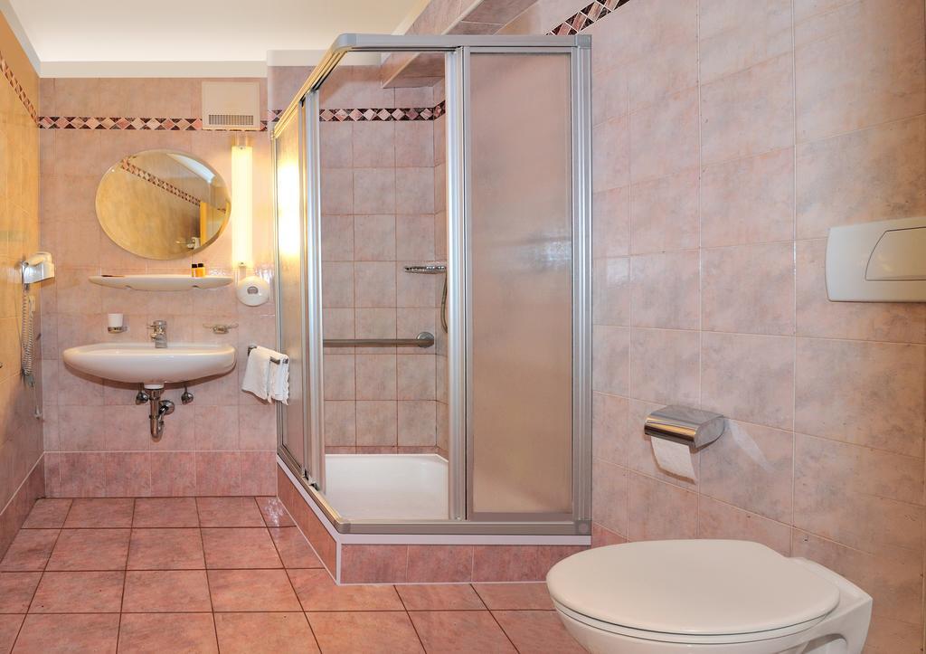 Hotel Hochrain Rasa エクステリア 写真